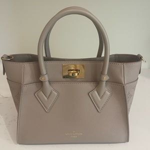 Louis Vuitton On My Side PM Galet